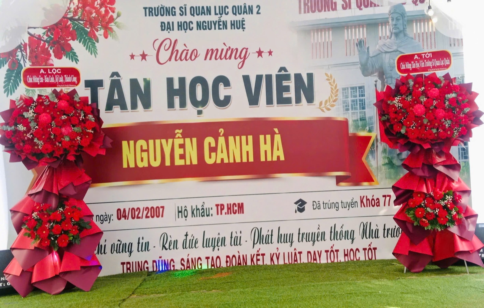 Đội giao hoa hoàn tất đơn tại Thủ Đức
